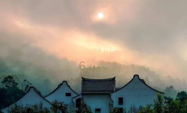 村支书满脸通红被质疑醉酒上班,镇政府:纪委在查 也许是晒红的